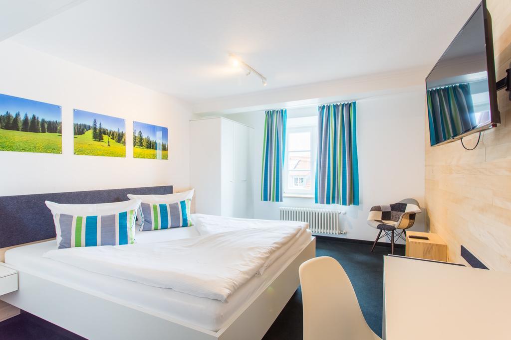 Die Krone - Hotel Garni Kirchzarten Luaran gambar